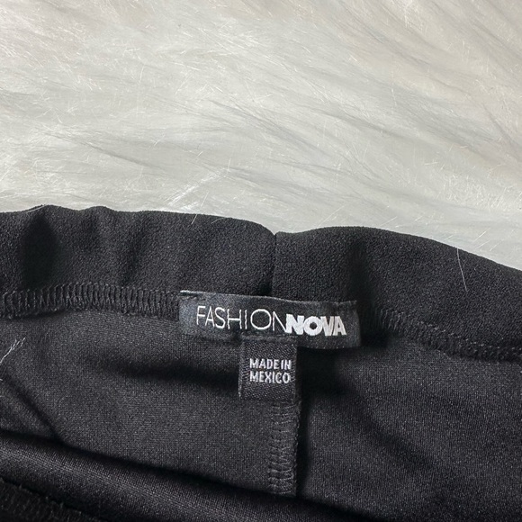 Fashion Nova mini skirt black with slits XS - Picture 2 of 3